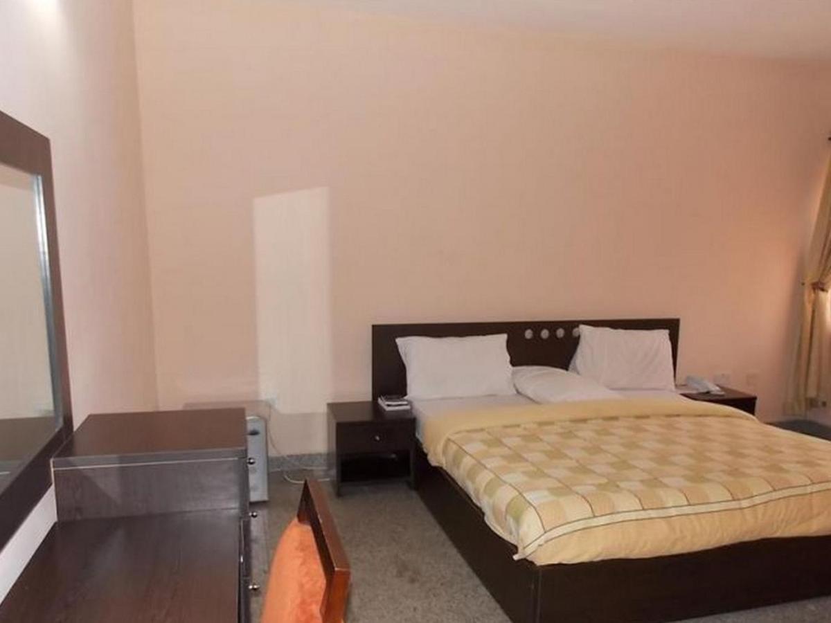 Room In Lodge - Ambience Hotels Abujahome For Leisure And Business Travellers Eksteriør bilde