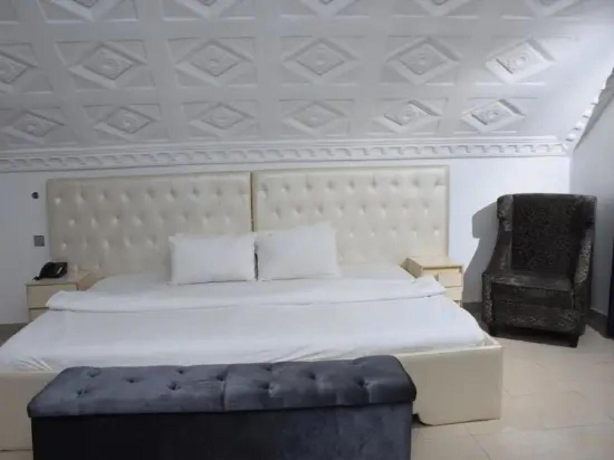 Room In Lodge - Ambience Hotels Abujahome For Leisure And Business Travellers Eksteriør bilde